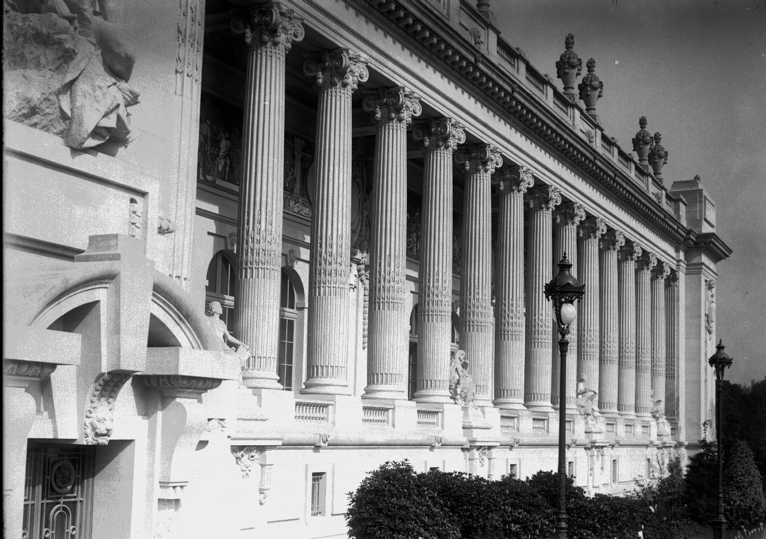 Brooklyn Museum: Visual materials [6.1.013]: Paris Exposition photographs.