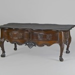 Low Estrado Table