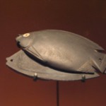 Toilet Dish in Two Parts in the Form of a Fish